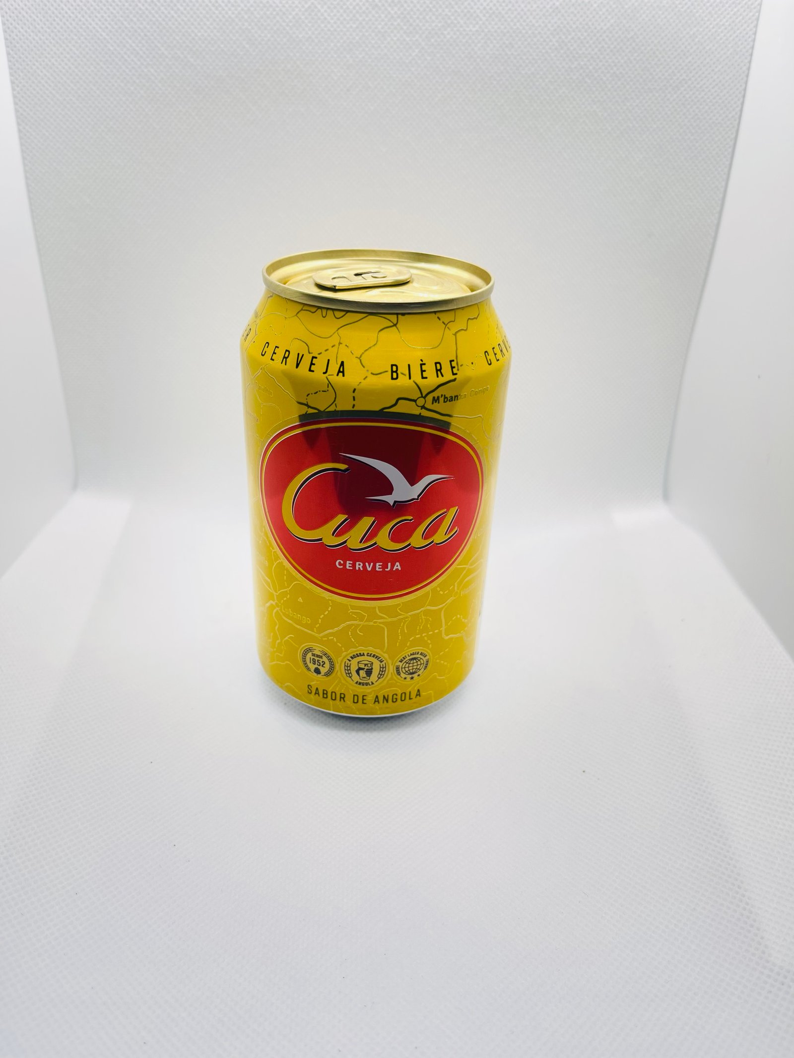 Cerveja cuca lata sabor de Angola